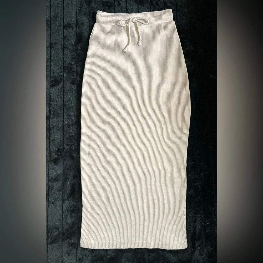 Zara Cream Midi Skirt - Picture 2 of 6